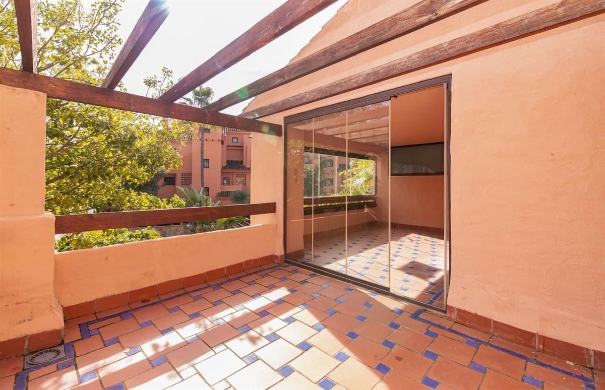 4 soverom Leilighet til salgs i Estepona med svømmebasseng garasje - € 850 000 (Ref: 9408193)