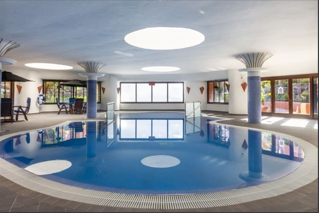 3 soveværelse Penthouse til salg i New Golden Mile, Estepona med swimmingpool garage - € 2.995.000 (Ref: 9419979)