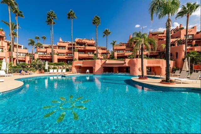 3 soveværelse Penthouse til salg i New Golden Mile, Estepona med swimmingpool garage - € 2.995.000 (Ref: 9419979)
