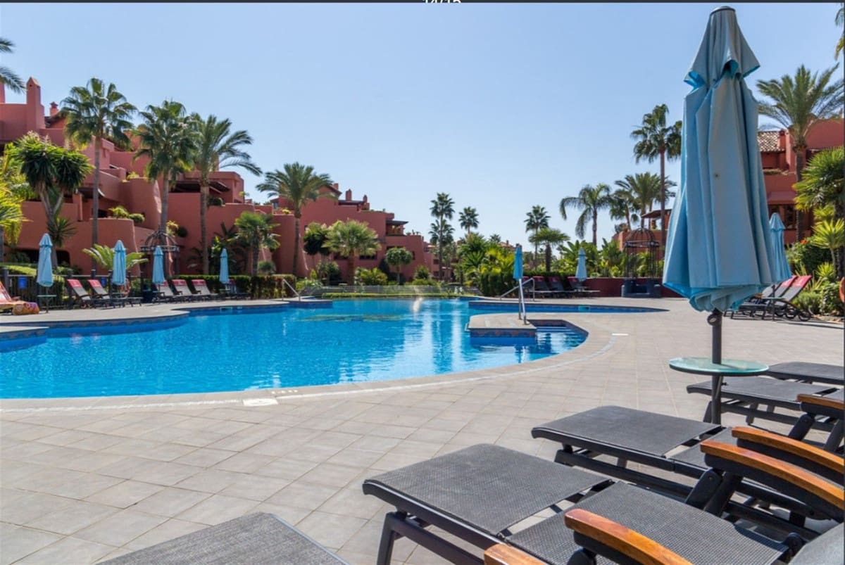 3 soveværelse Penthouse til salg i New Golden Mile med swimmingpool garage - € 2.995.000 (Ref: 9419979)