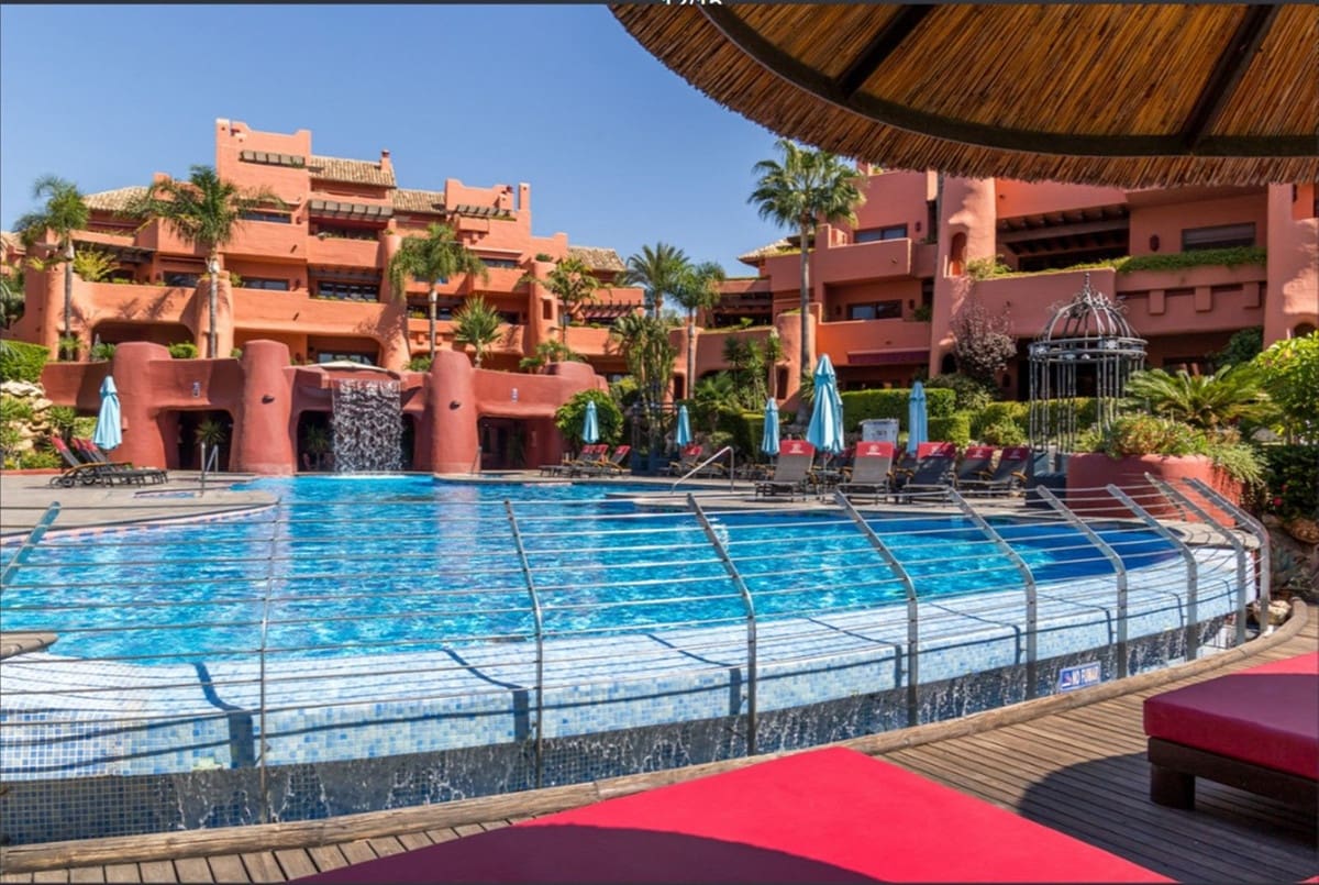 3 soveværelse Penthouse til salg i New Golden Mile med swimmingpool garage - € 2.995.000 (Ref: 9419979)