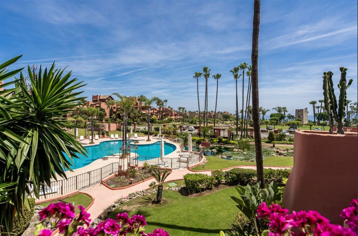 3 soveværelse Penthouse til salg i New Golden Mile med swimmingpool garage - € 2.995.000 (Ref: 9419979)