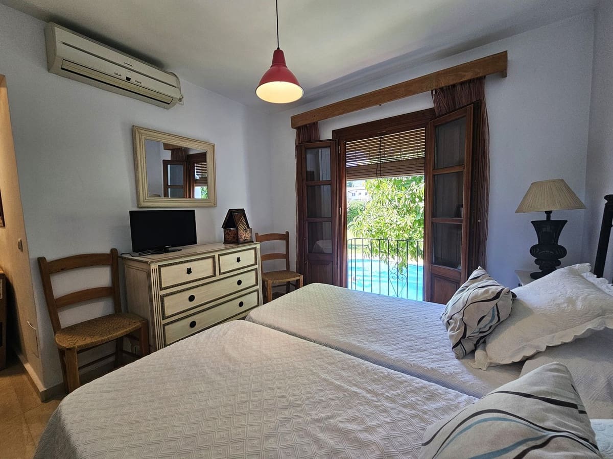 3 sypialnia Dom na sprzedaż w Benahavis z basenem garażem - 490 000 € (Ref: 9424511)