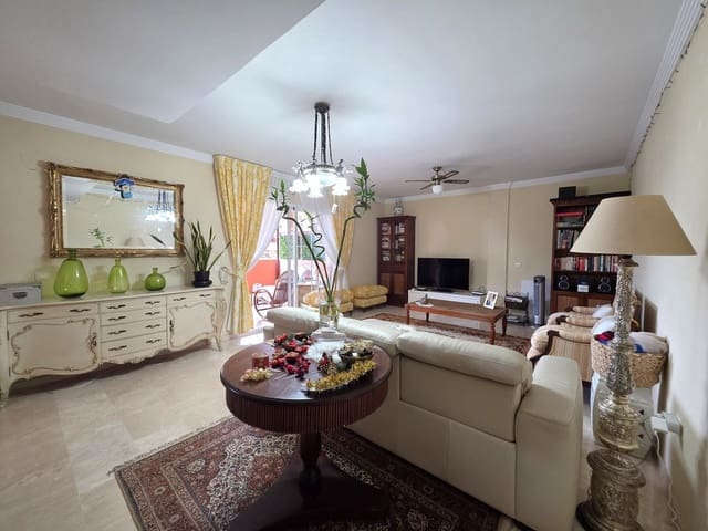 2 makuuhuone Huoneisto myytävänä paikassa Elviria, Marbella mukana uima-altaan 
autotalli - 549 000 € (Ref: 9452925)