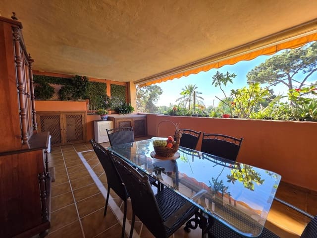 Apartamento de 2 habitaciones en Elviria, Marbella en venta con piscina garaje - 549.000 € (Ref: 9452925)