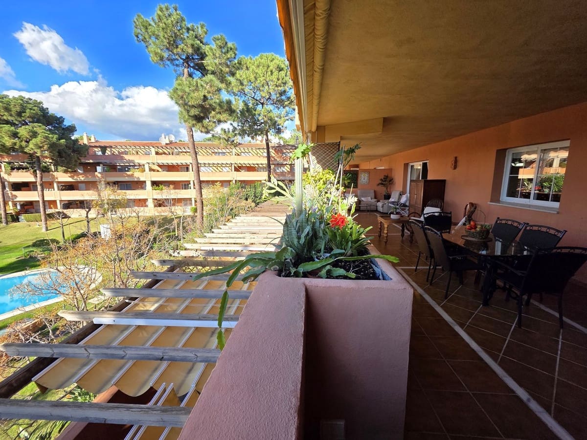 2 Zimmer Apartment zu verkaufen in Elviria mit Pool Garage - 539.000 € (Ref: 9452925)