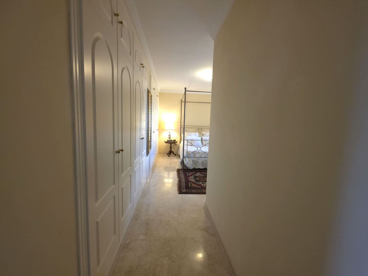 2 Zimmer Apartment zu verkaufen in Elviria mit Pool Garage - 539.000 € (Ref: 9452925)