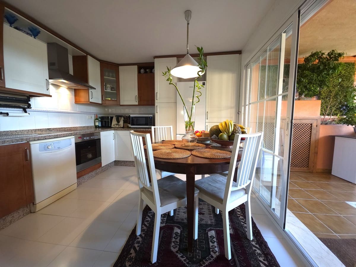 2 Zimmer Apartment zu verkaufen in Elviria mit Pool Garage - 539.000 € (Ref: 9452925)
