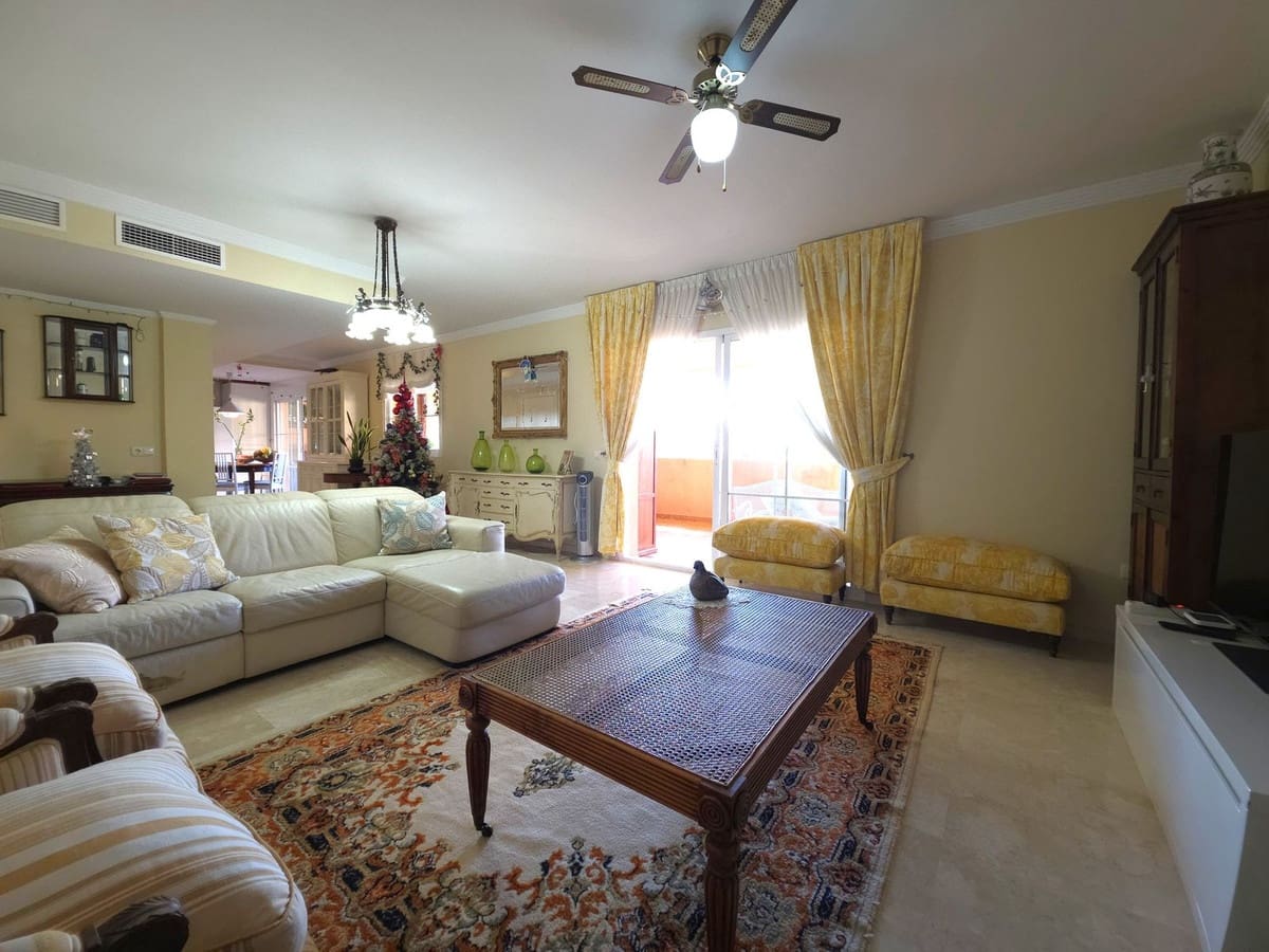2 Zimmer Apartment zu verkaufen in Elviria mit Pool Garage - 539.000 € (Ref: 9452925)