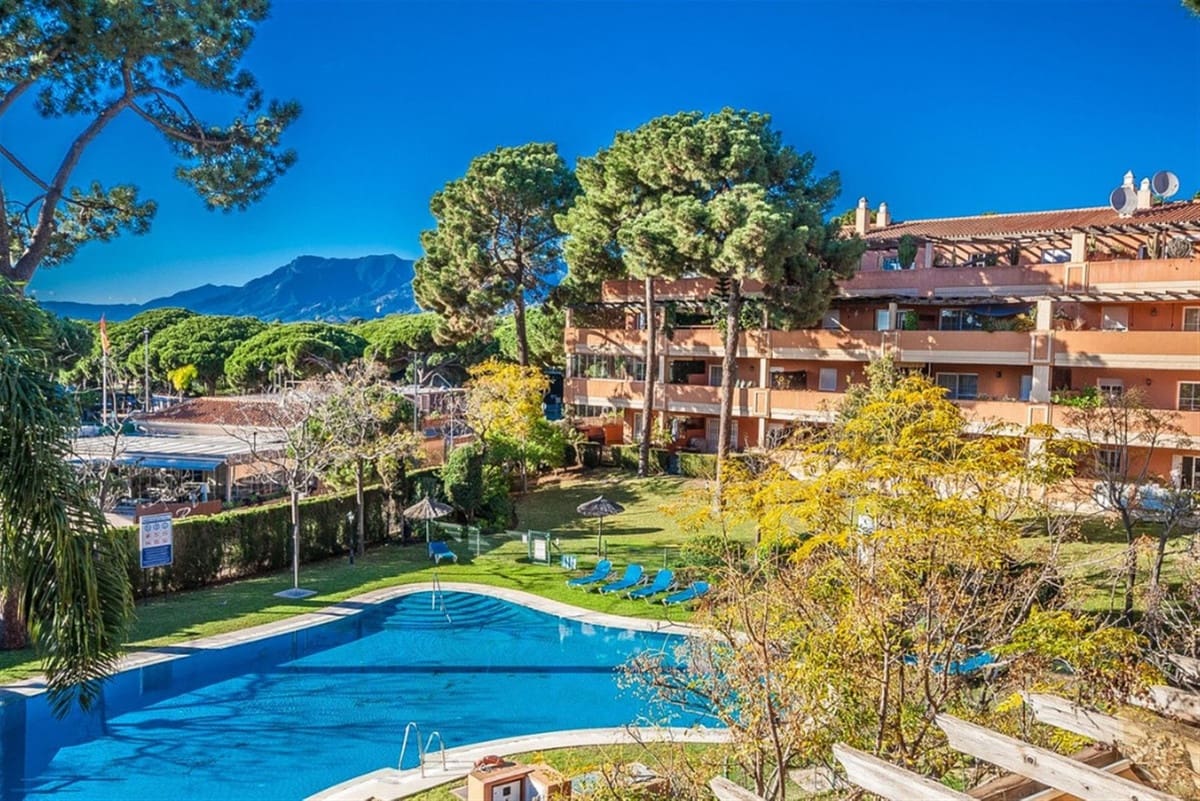 2 Zimmer Apartment zu verkaufen in Elviria mit Pool Garage - 539.000 € (Ref: 9452925)