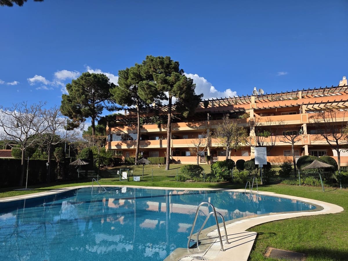 2 Zimmer Apartment zu verkaufen in Elviria mit Pool Garage - 539.000 € (Ref: 9452925)