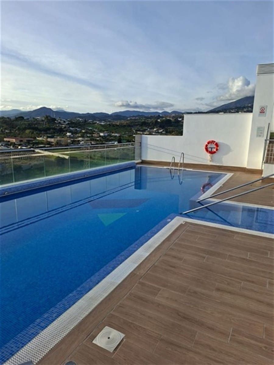 Apartamento de 2 habitaciones en Nueva Andalucia en venta con piscina garaje - 380.000 € (Ref: 9471021)