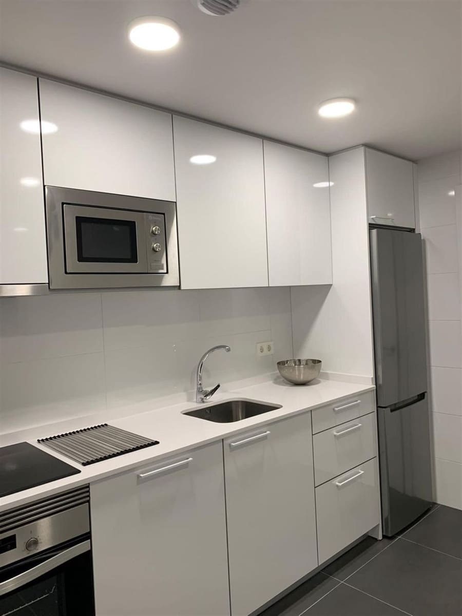 Apartamento de 2 habitaciones en Nueva Andalucia en venta con piscina garaje - 380.000 € (Ref: 9471021)