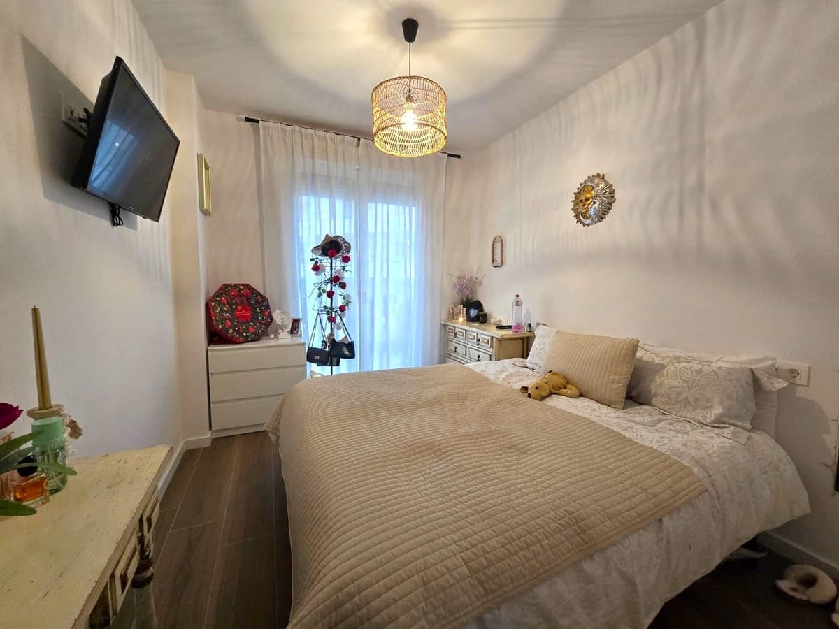 Apartamento de 2 habitaciones en Nueva Andalucia en venta con piscina garaje - 380.000 € (Ref: 9471021)