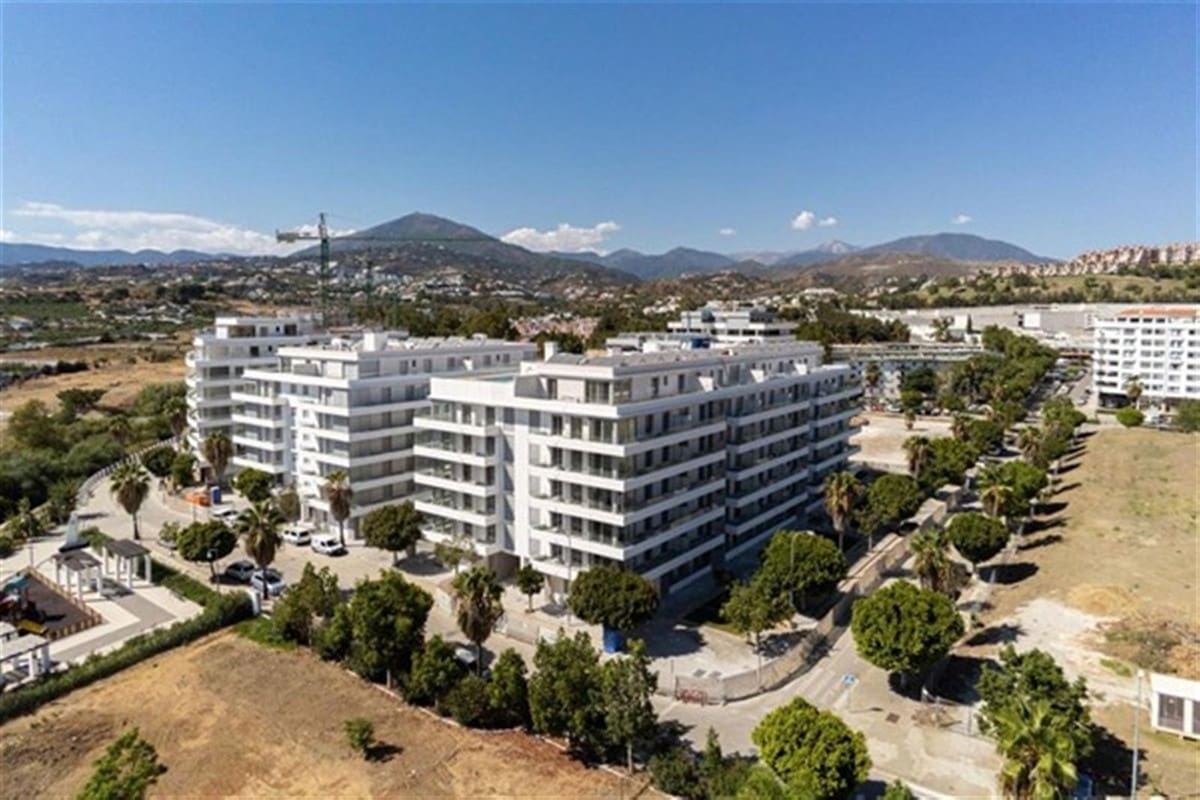 2 makuuhuone Huoneisto myytävänä paikassa Nueva Andalucia mukana uima-altaan 
autotalli - 360 000 € (Ref: 9471021)
