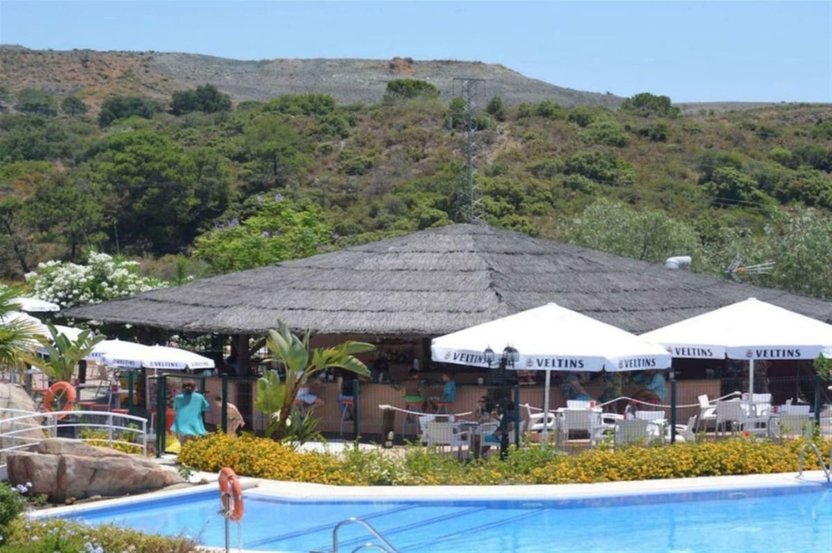 Apartamento de 2 habitaciones en Benahavís en venta con piscina garaje - 349.000 € (Ref: 9473567)