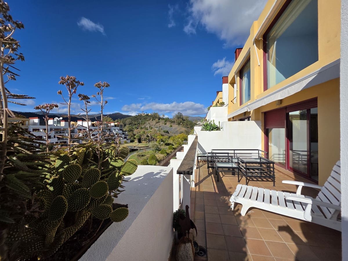 Apartamento de 2 habitaciones en Benahavís en venta con piscina garaje - 349.000 € (Ref: 9473567)