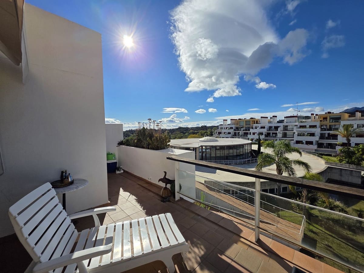 2 bedroom Apartment for sale in Benahavis with pool garage - € 349,000 (Ref: 9473567)