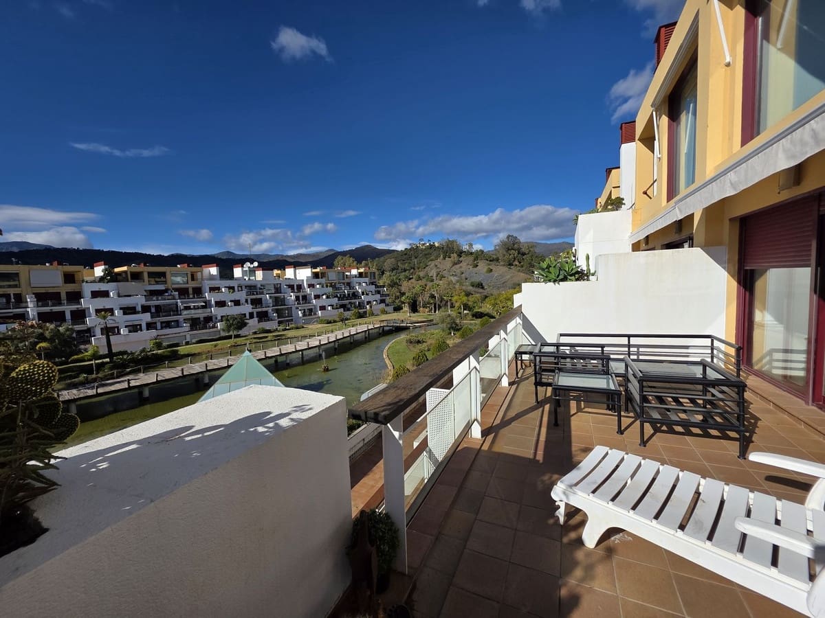 2 bedroom Apartment for sale in Benahavis with pool garage - € 349,000 (Ref: 9473567)