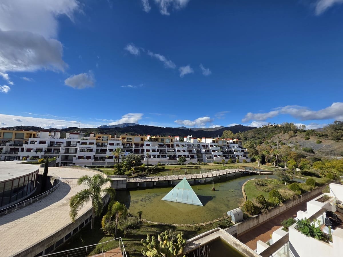 2 bedroom Apartment for sale in Benahavis with pool garage - € 349,000 (Ref: 9473567)