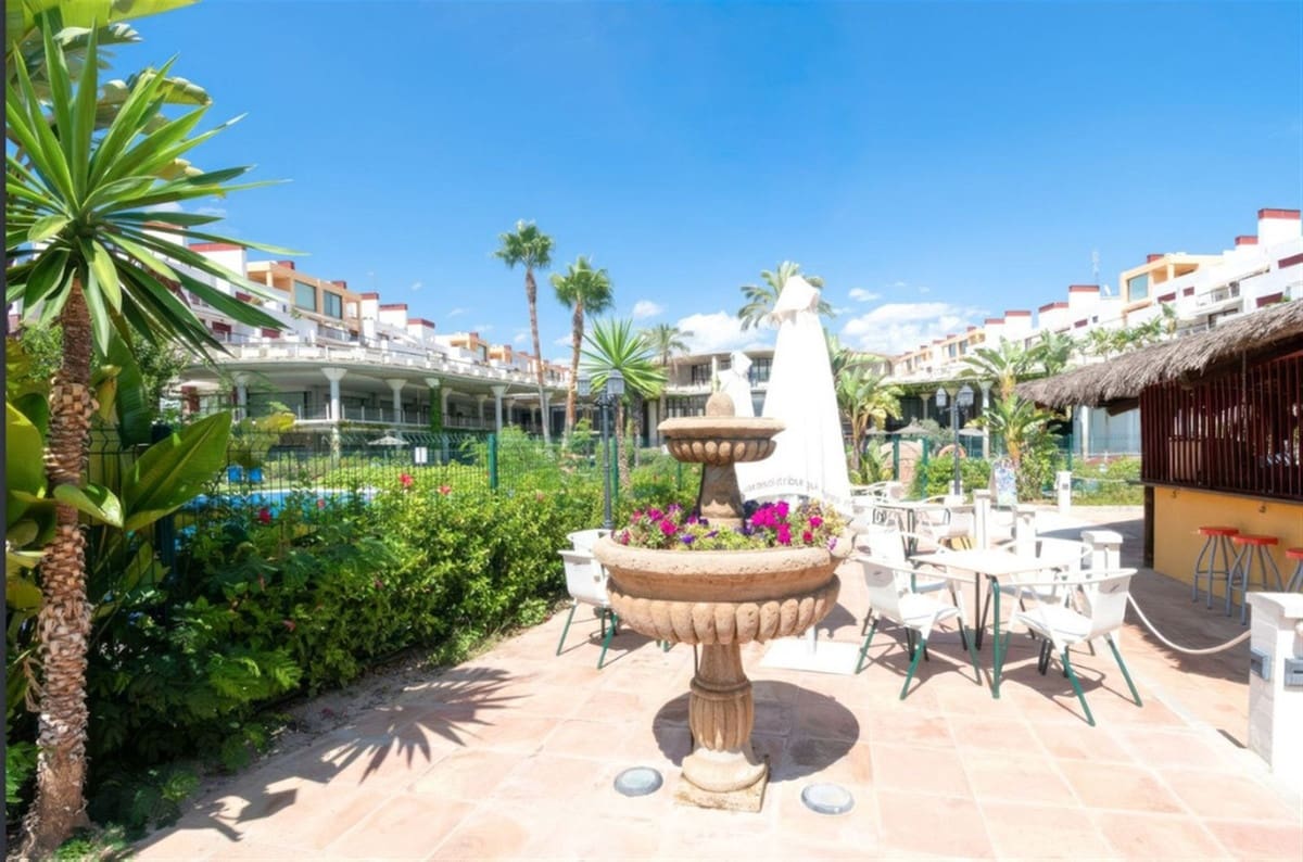 2 bedroom Apartment for sale in Benahavis with pool garage - € 349,000 (Ref: 9473567)
