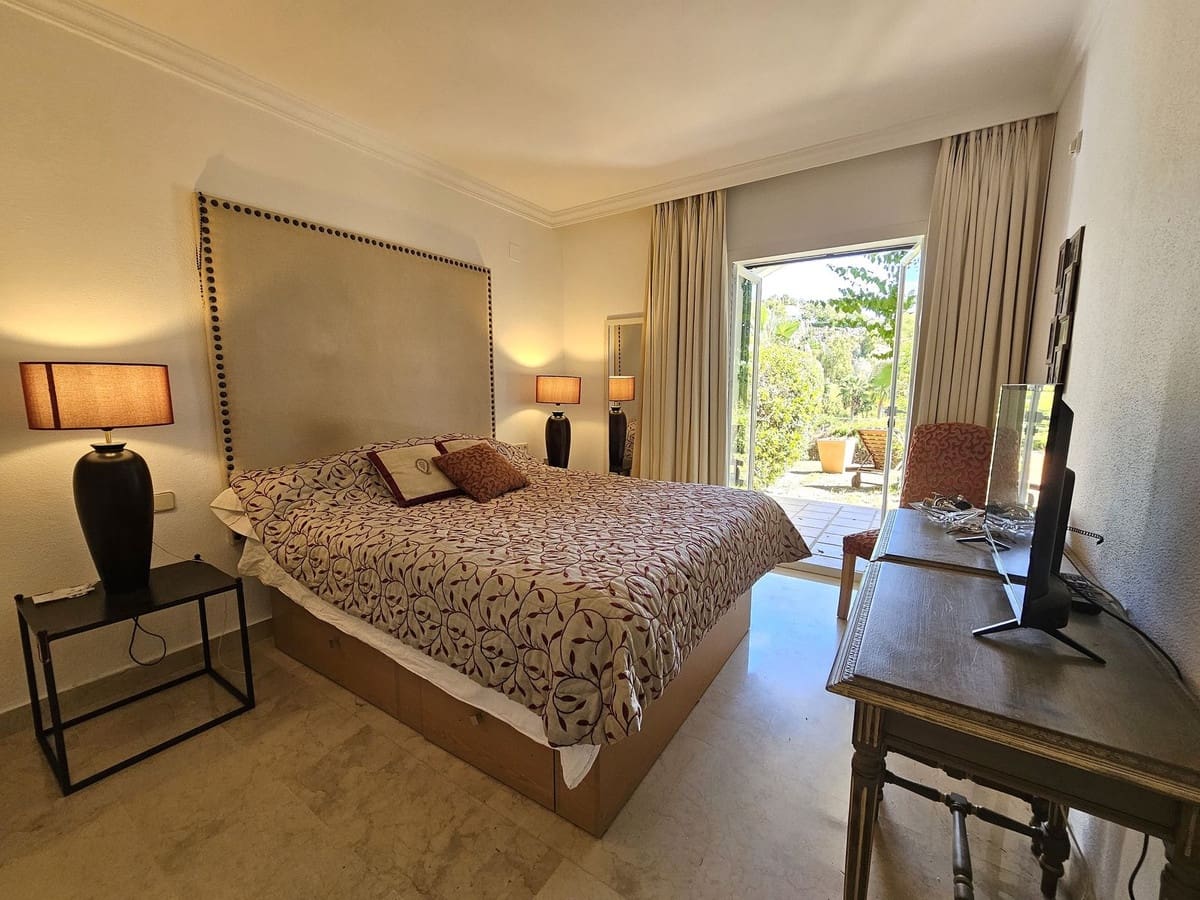 3 sovrum Lägenhet att hyra i La Quinta med pool garage - 2 500 € (Ref: 9490095)