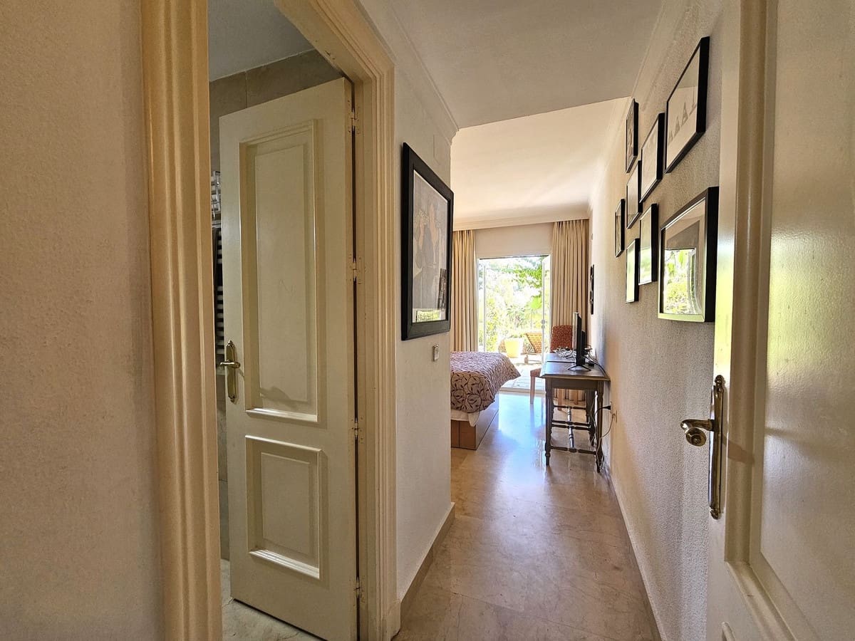 3 sovrum Lägenhet att hyra i La Quinta med pool garage - 2 500 € (Ref: 9490095)