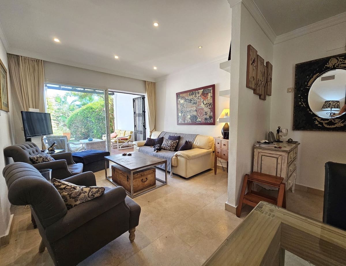 3 sovrum Lägenhet att hyra i La Quinta med pool garage - 2 500 € (Ref: 9490095)