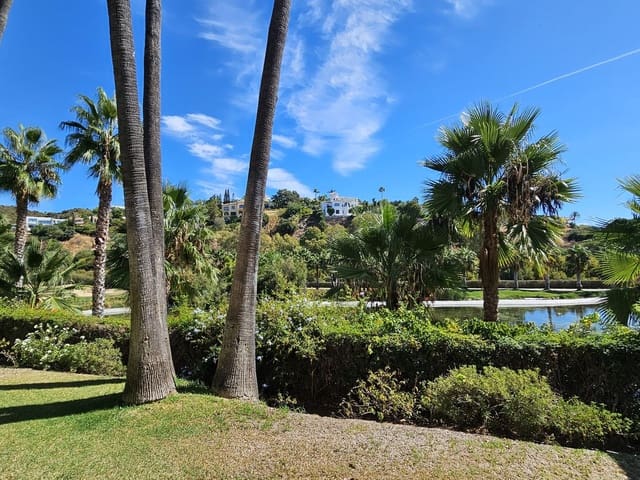 3 sovrum Lägenhet att hyra i La Quinta, Benahavís med pool garage - 2 500 € (Ref: 9490095)