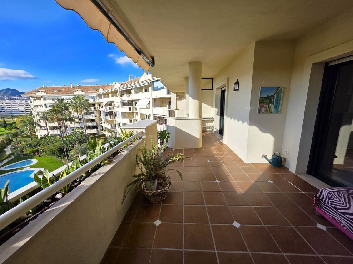 Apartamento de 2 habitaciones en Guadalmina en venta con piscina garaje - 436.500 € (Ref: 9490959)