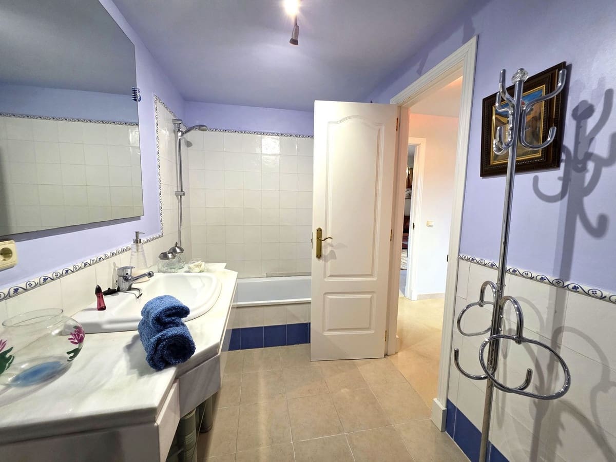 Apartamento de 2 habitaciones en Guadalmina en venta con piscina garaje - 436.500 € (Ref: 9490959)