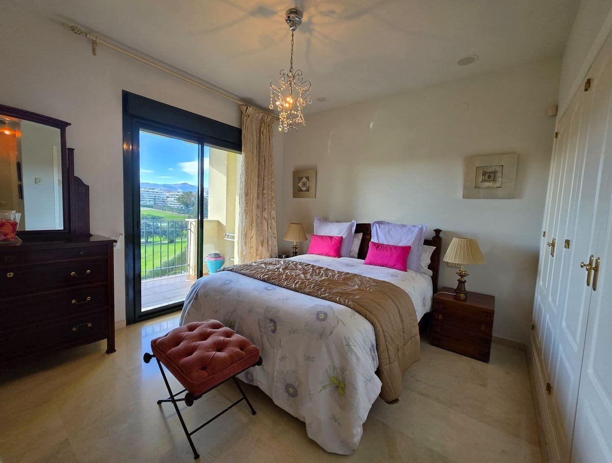 2 slaapkamer Appartement te koop in Guadalmina met zwembad garage - € 436.500 (Ref: 9490959)