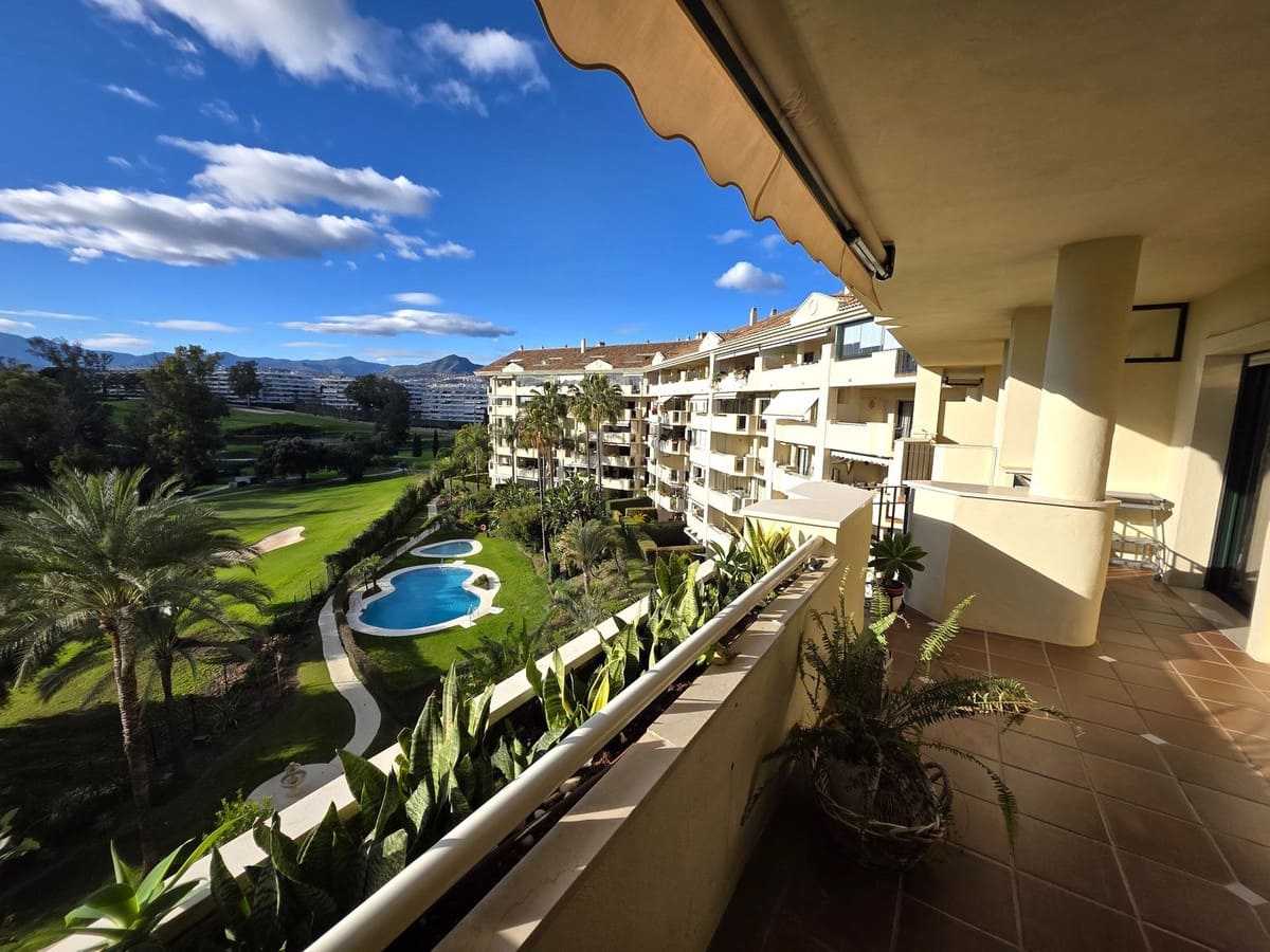 2 bedroom Apartment for sale in Guadalmina with pool garage - € 436,500 (Ref: 9490959)
