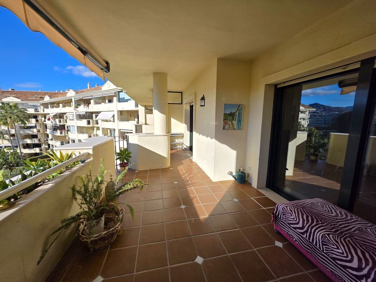 2 bedroom Apartment for sale in Guadalmina with pool garage - € 436,500 (Ref: 9490959)