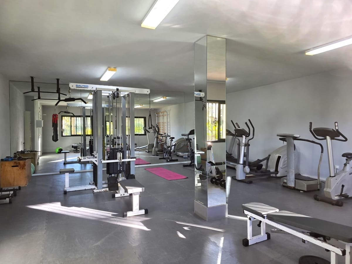 2 bedroom Apartment for sale in Guadalmina with pool garage - € 436,500 (Ref: 9490959)