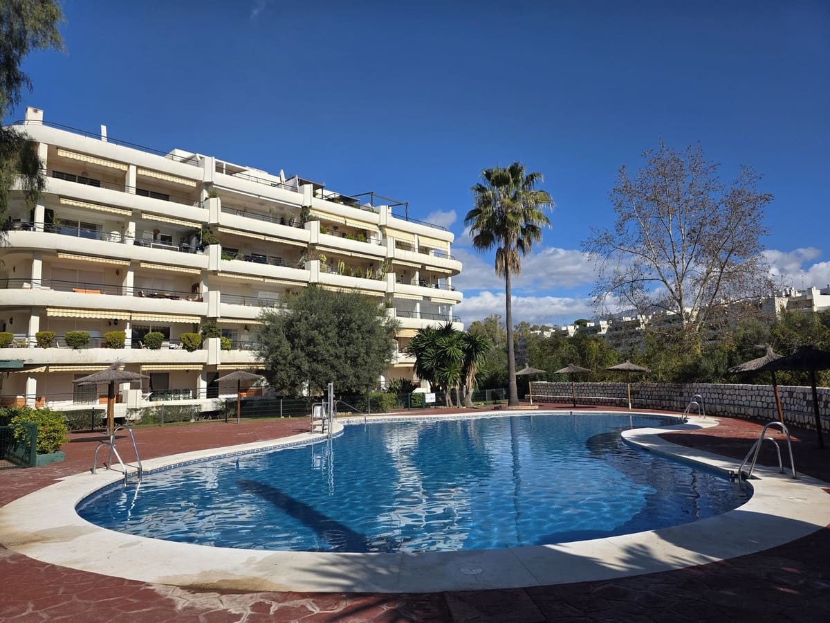 Apartamento de 2 habitaciones en Guadalmina en venta con piscina garaje - 399.000 € (Ref: 9511472)