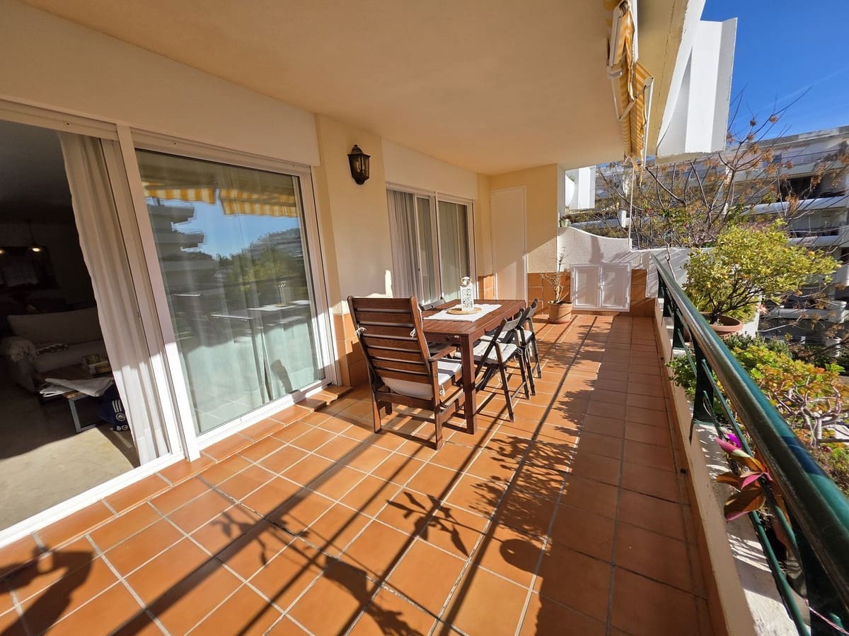 Apartamento de 2 habitaciones en Guadalmina en venta con piscina garaje - 399.000 € (Ref: 9511472)