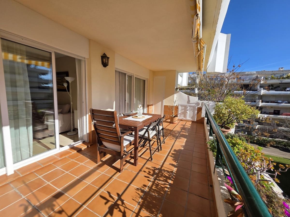 Apartamento de 2 habitaciones en Guadalmina en venta con piscina garaje - 399.000 € (Ref: 9511472)