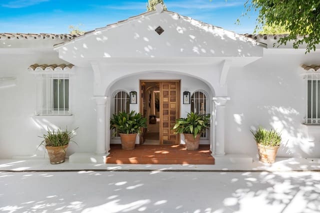 3 bedroom Villa for sale in Hacienda Las Chapas, Marbella with pool garage - € 2,850,000 (Ref: 9597182)