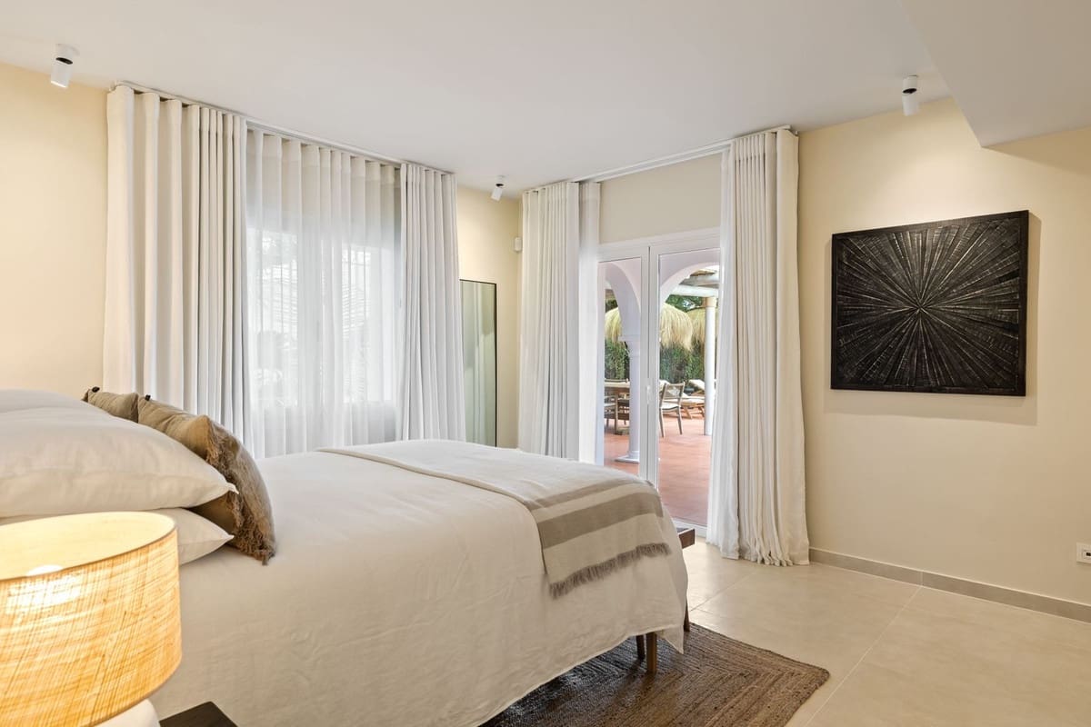 Chalet de 3 habitaciones en Marbella en venta con piscina garaje - 2.850.000 € (Ref: 9597182)