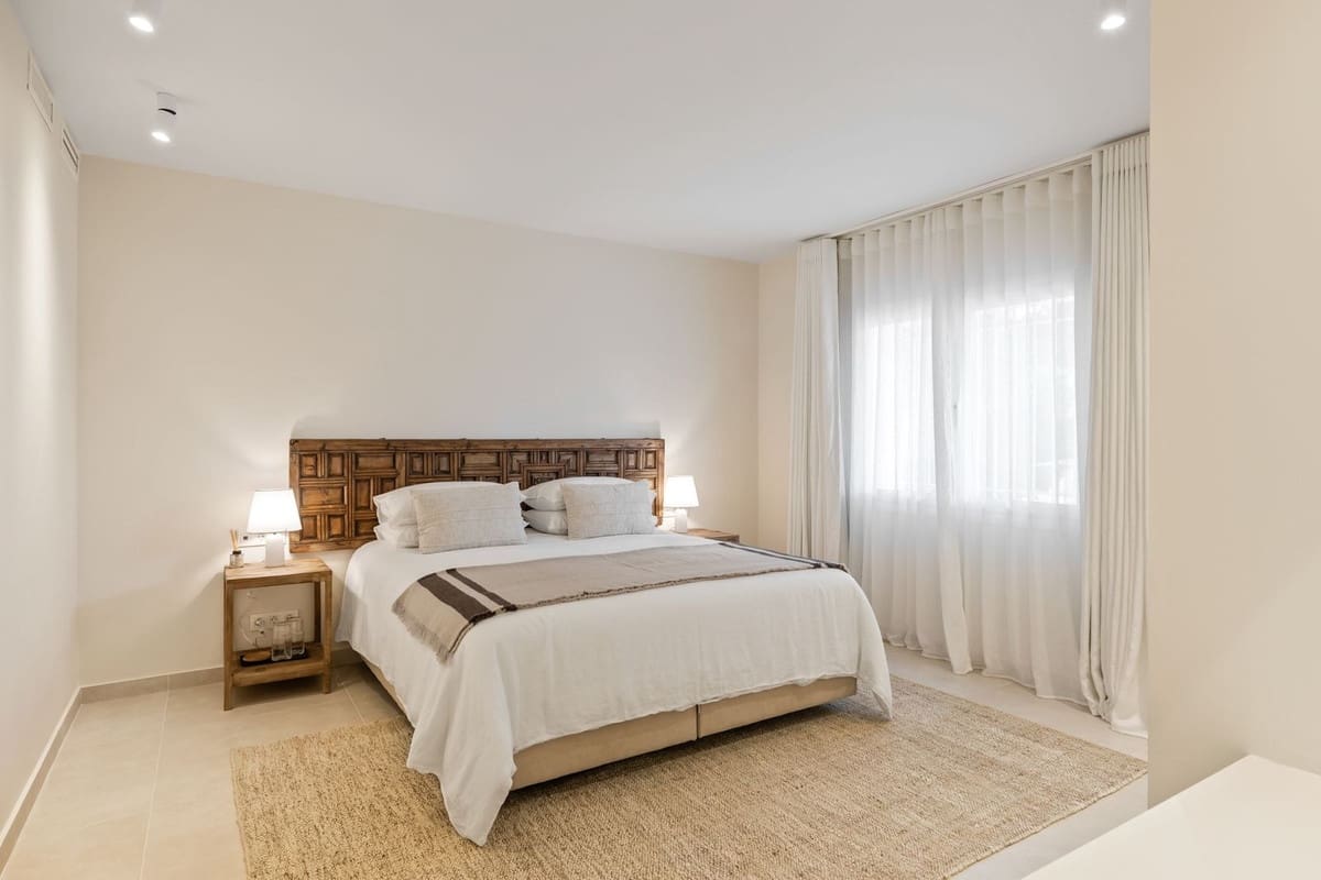 Chalet de 3 habitaciones en Marbella en venta con piscina garaje - 2.850.000 € (Ref: 9597182)