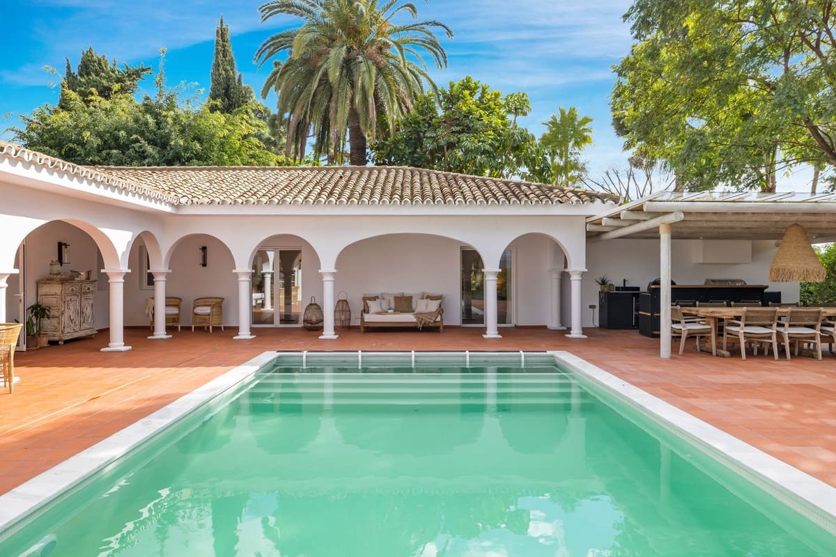 Chalet de 3 habitaciones en Marbella en venta con piscina garaje - 2.850.000 € (Ref: 9597182)