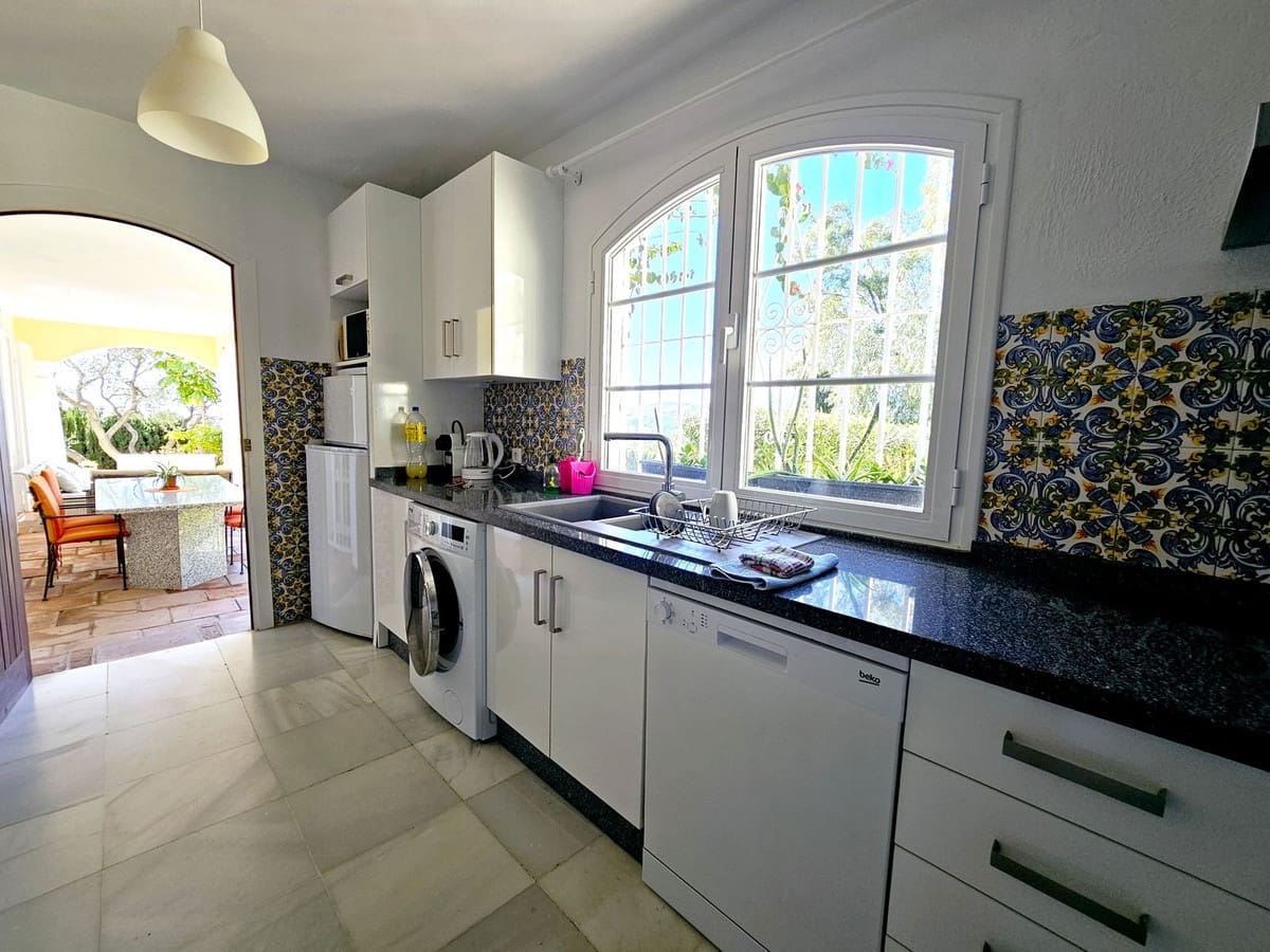 5 soverom Villa til salgs i Benahavis med svømmebasseng garasje - € 1 475 000 (Ref: 9622222)