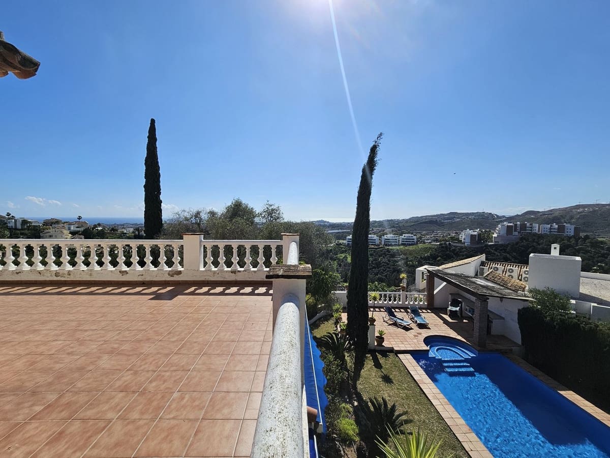 5 soverom Villa til salgs i Benahavis med svømmebasseng garasje - € 1 475 000 (Ref: 9622222)