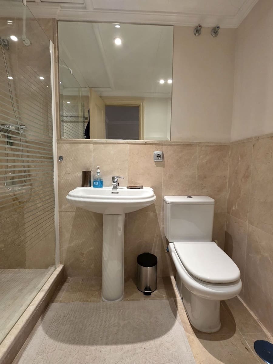 2 soveværelse Lejlighed til salg i Marbella med swimmingpool garage - € 749.000 (Ref: 9675990)