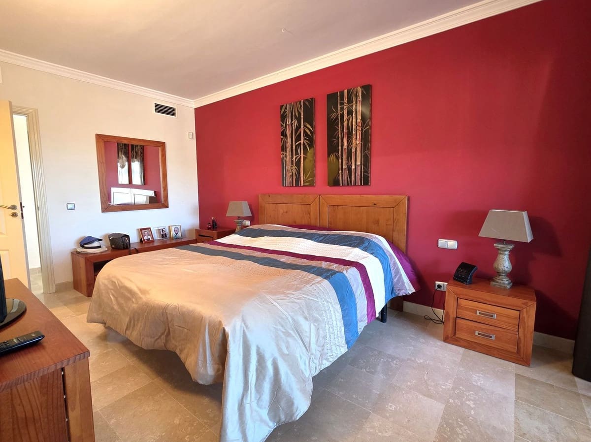 2 soveværelse Lejlighed til salg i Marbella med swimmingpool garage - € 749.000 (Ref: 9675990)