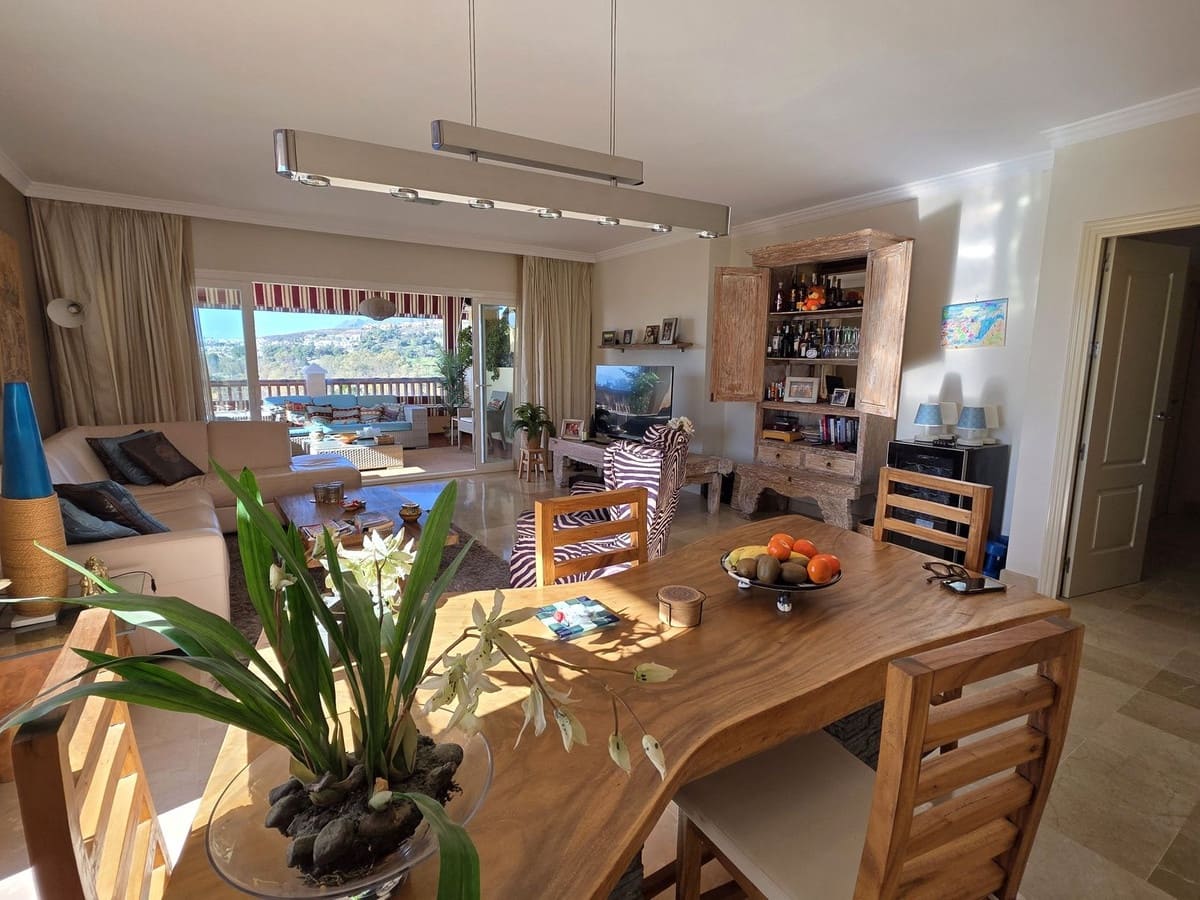 2 soveværelse Lejlighed til salg i Marbella med swimmingpool garage - € 749.000 (Ref: 9675990)