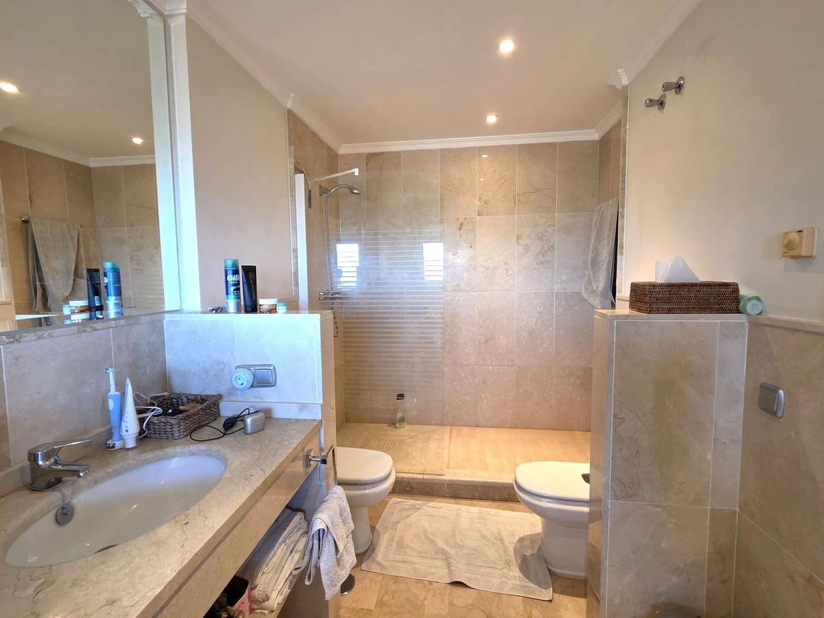 2 soveværelse Lejlighed til salg i Marbella med swimmingpool garage - € 749.000 (Ref: 9675990)