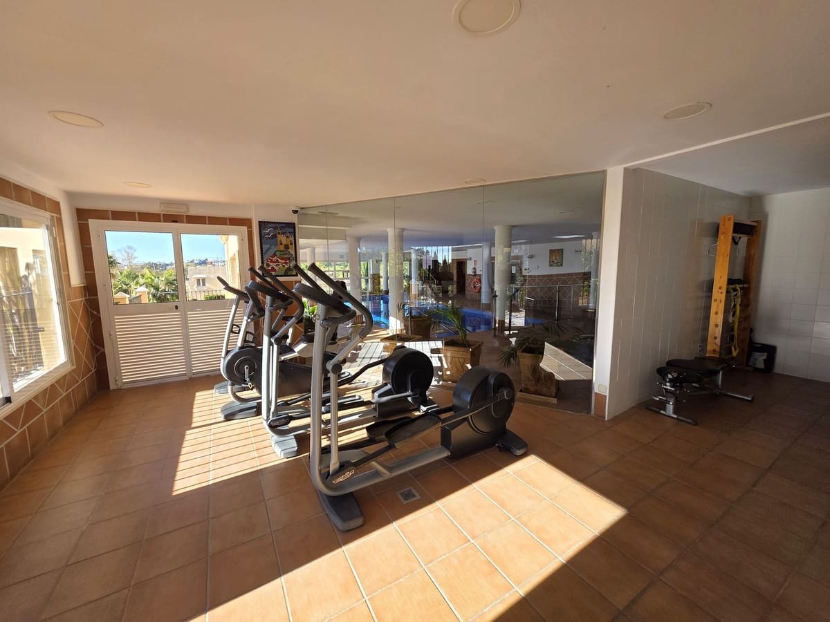 2 soveværelse Lejlighed til salg i Marbella med swimmingpool garage - € 749.000 (Ref: 9675990)