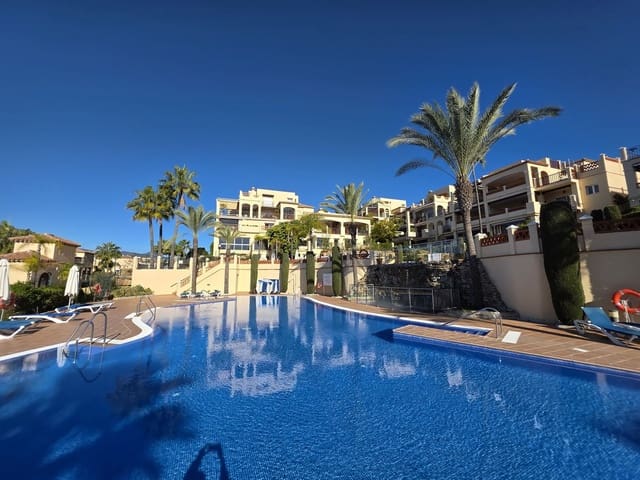 2 soveværelse Lejlighed til salg i Marbella med swimmingpool garage - € 749.000 (Ref: 9675990)